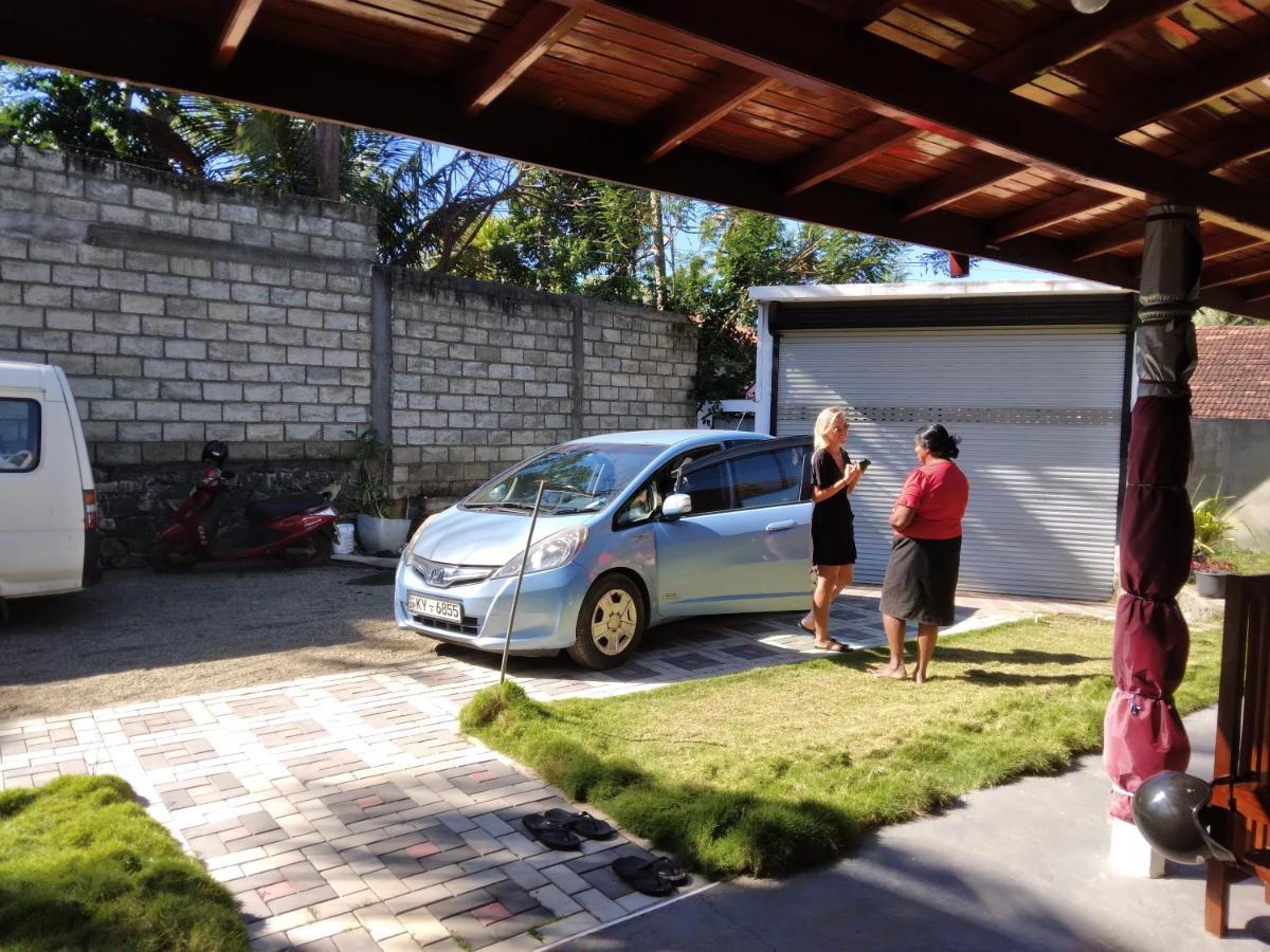 Tharurashmi Sea Pond Villa & Surf Hostel - Hiriketiya ดิคเวลลา ภายนอก รูปภาพ