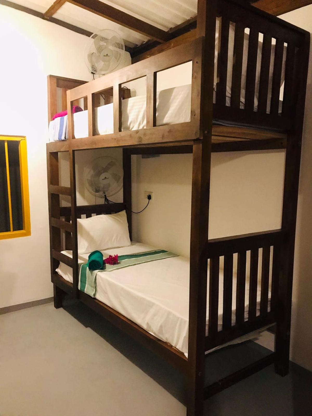 Tharurashmi Sea Pond Villa & Surf Hostel - Hiriketiya ดิคเวลลา ภายนอก รูปภาพ