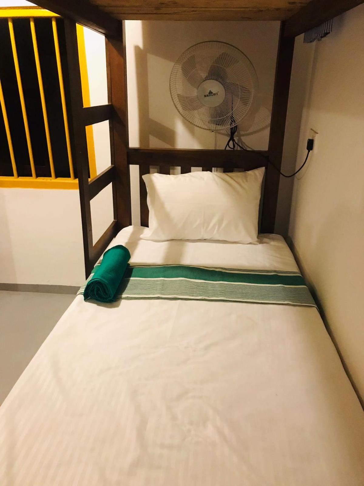 Tharurashmi Sea Pond Villa & Surf Hostel - Hiriketiya ดิคเวลลา ภายนอก รูปภาพ